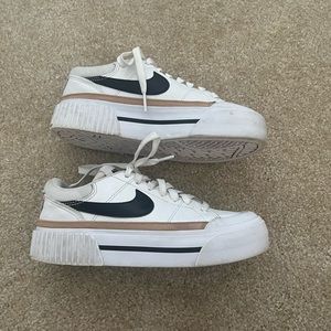 Nike Court Legacy Lift